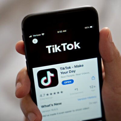 चीन: TikTok और अन्य ऐप्स के ज़रिए दुनियाभर के इंटरनेट यूजर्स पर नज़र रख रहा?
