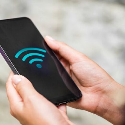 बिना पासवर्ड के WiFi कैसे इस्तेमाल करें: आपके फोन में छिपी है ये खास सेटिंग